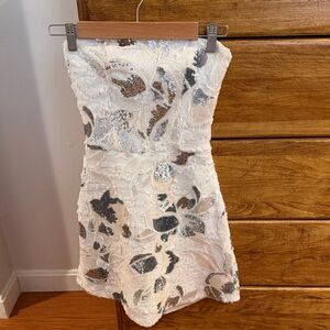 Helsi Linda Sequin Strapless Mini Dress - White and Silver